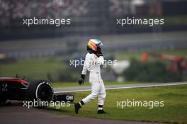 Fernando Alonso (ESP) McLaren MP4-30 stopped on the circuit in the second practice session. 13.11.2015. Formula 1 World Championship, Rd 18, Brazilian Grand Prix, Sao Paulo, Brazil, Practice Day.