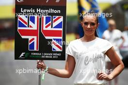 Grid girl for Lewis Hamilton (GBR) Mercedes AMG F1. 15.11.2015. Formula 1 World Championship, Rd 18, Brazilian Grand Prix, Sao Paulo, Brazil, Race Day.