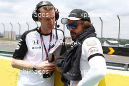 Fernando Alonso (ESP) McLaren on the grid. 15.11.2015. Formula 1 World Championship, Rd 18, Brazilian Grand Prix, Sao Paulo, Brazil, Race Day.