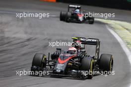 Jenson Button (GBR) McLaren MP4-30. 15.11.2015. Formula 1 World Championship, Rd 18, Brazilian Grand Prix, Sao Paulo, Brazil, Race Day.
