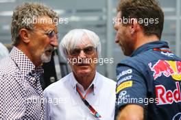 (L to R): Eddie Jordan (IRE) BBC Television Pundit with Bernie Ecclestone (GBR) and Christian Horner (GBR) Red Bull Racing Team Principal. 14.11.2015. Formula 1 World Championship, Rd 18, Brazilian Grand Prix, Sao Paulo, Brazil, Qualifying Day.