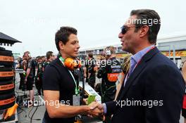Javier Hernandez (MEX) Manchester Utd Football Player on the grid with Carlos Slim Domit (MEX) Chairman of America Movil and the Sahara Force India F1 Team. 07.06.2015. Formula 1 World Championship, Rd 7, Canadian Grand Prix, Montreal, Canada, Race Day.