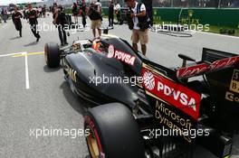 Romain Grosjean (FRA) Lotus F1 E23 on the grid. 07.06.2015. Formula 1 World Championship, Rd 7, Canadian Grand Prix, Montreal, Canada, Race Day.