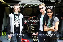 Lotus F1 Team guests (L to R): Lucas Till (USA) Actor; Ben Hardy (GBR) Actor; Lana Condor (USA) Actress. 07.06.2015. Formula 1 World Championship, Rd 7, Canadian Grand Prix, Montreal, Canada, Race Day.