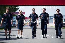 Daniil Kvyat (RUS) Red Bull Racing walks the circuit with the team. 04.06.2015. Formula 1 World Championship, Rd 7, Canadian Grand Prix, Montreal, Canada, Preparation Day.