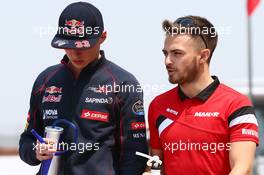 (L to R): Max Verstappen (NLD) Scuderia Toro Rosso with Will Stevens (GBR) Manor Marussia F1 Team. 12.04.2015. Formula 1 World Championship, Rd 3, Chinese Grand Prix, Shanghai, China, Race Day.