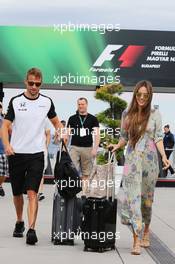 (L to R): Jenson Button (GBR) McLaren with his wife Jessica Button (JPN). 26.07.2015. Formula 1 World Championship, Rd 10, Hungarian Grand Prix, Budapest, Hungary, Race Day.