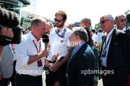 (L to R): Martin Brundle (GBR) Sky Sports Commentator with Jean Todt (FRA) FIA President on the grid. 06.09.2015. Formula 1 World Championship, Rd 12, Italian Grand Prix, Monza, Italy, Race Day.
