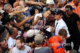 Nico Rosberg (GER) Mercedes AMG F1 with the fans. 03.09.2015. Formula 1 World Championship, Rd 12, Italian Grand Prix, Monza, Italy, Preparation Day.