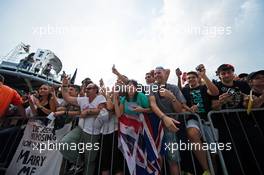 Fans in the pits. 03.09.2015. Formula 1 World Championship, Rd 12, Italian Grand Prix, Monza, Italy, Preparation Day.