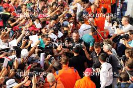 Lewis Hamilton (GBR) Mercedes AMG F1 with the fans. 03.09.2015. Formula 1 World Championship, Rd 12, Italian Grand Prix, Monza, Italy, Preparation Day.