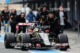 Pastor Maldonado (VEN) Lotus F1 E23 is pushed down the pit lane by mechanics. 02.02.2015. Formula One Testing, Day Two, Jerez, Spain.