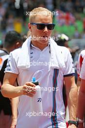 Valtteri Bottas (FIN) Williams on the drivers parade. 29.03.2015. Formula 1 World Championship, Rd 2, Malaysian Grand Prix, Sepang, Malaysia, Sunday.