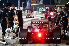 Nico Rosberg (GER) Mercedes AMG F1 W06 in the pits. 27.11.2015. Formula 1 World Championship, Rd 19, Abu Dhabi Grand Prix, Yas Marina Circuit, Abu Dhabi, Practice Day.