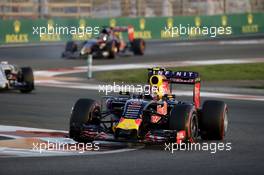 Daniil Kvyat (RUS) Red Bull Racing RB11. 29.11.2015. Formula 1 World Championship, Rd 19, Abu Dhabi Grand Prix, Yas Marina Circuit, Abu Dhabi, Race Day.