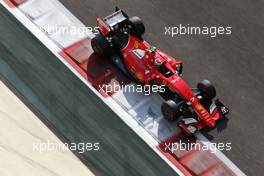 Kimi Raikkonen (FIN), Scuderia Ferrari  28.11.2015. Formula 1 World Championship, Rd 19, Abu Dhabi Grand Prix, Yas Marina Circuit, Abu Dhabi, Qualifying Day.