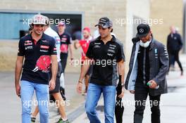 (L to R): Carlos Sainz Jr (ESP) Scuderia Toro Rosso with Sergio Perez (MEX) Sahara Force India F1 and Lewis Hamilton (GBR) Mercedes AMG F1. 23.10.2015. Formula 1 World Championship, Rd 16, United States Grand Prix, Austin, Texas, USA, Practice Day.