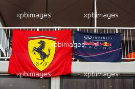 Ferrari and Red Bull Racing flags. 23.10.2015. Formula 1 World Championship, Rd 16, United States Grand Prix, Austin, Texas, USA, Practice Day.
