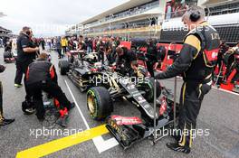 Pastor Maldonado (VEN) Lotus F1 E23 on the grid. 25.10.2015. Formula 1 World Championship, Rd 16, United States Grand Prix, Austin, Texas, USA, Race Day.
