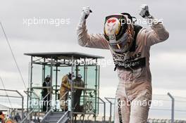 Race winner and World Champion Lewis Hamilton (GBR) Mercedes AMG F1 celebrates in parc ferme. 25.10.2015. Formula 1 World Championship, Rd 16, United States Grand Prix, Austin, Texas, USA, Race Day.