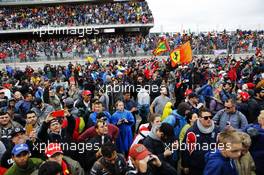 Fans at the podium. 25.10.2015. Formula 1 World Championship, Rd 16, United States Grand Prix, Austin, Texas, USA, Race Day.