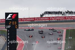 Lewis Hamilton (GBR) Mercedes AMG F1 W06 and Nico Rosberg (GER) Mercedes AMG F1 W06 battle for position at the start of the race. 25.10.2015. Formula 1 World Championship, Rd 16, United States Grand Prix, Austin, Texas, USA, Race Day.
