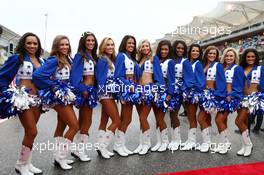 Dallas Cowboys Cheerleaders on the drivers parade. 25.10.2015. Formula 1 World Championship, Rd 16, United States Grand Prix, Austin, Texas, USA, Race Day.