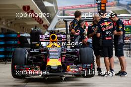 Red Bull Racing RB11 of Daniel Ricciardo (AUS) Red Bull Racing in the pits. 22.10.2015. Formula 1 World Championship, Rd 16, United States Grand Prix, Austin, Texas, USA, Preparation Day.