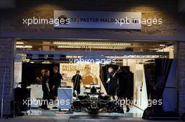 Pastor Maldonado (VEN) Lotus F1 E23 pit garage. 22.10.2015. Formula 1 World Championship, Rd 16, United States Grand Prix, Austin, Texas, USA, Preparation Day.