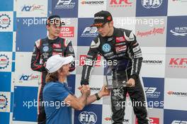 rookie podium, George Russell (GBR) Carlin Dallara F312 – Volkswagen,  Emerson Fittipaldi gives trophy to Charles Leclerc (MCO) Van Amersfoort Racing Dallara F312 – Volkswagen,  31.05.2015. FIA F3 European Championship 2015, Round 4, Race 3, Monza, Italy