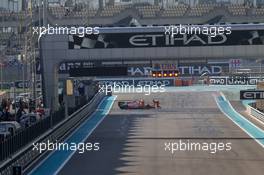 Race 2, Crash, Rene Binder (AUT) MP Motorsport 29.11.2015. GP2 Series, Rd 11, Yas Marina Circuit, Abu Dhabi, UAE, Sunday.
