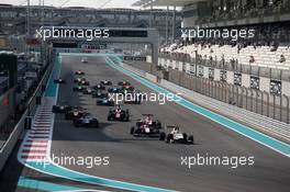 Race 2, Start of the race 29.11.2015. GP3 Series, Rd 9, Yas Marina Circuit, Abu Dhabi, UAE, Sunday.