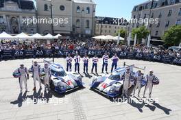 Toyota Hybrid Racing team photograph. 10.06.2015. FIA World Endurance Championship Le Mans 24 Hours, Practice and Qualifying, Le Mans, France. Wednesday.