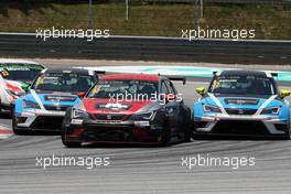 Ferenc Ficza (HUN), SEAT Leon Racer, Zengo Motorsport, Stefano Comini (SUI), SEAT Leon Racer, Target Competition, Andrea Belicchi (ITA), SEAT Leon Racer, Target Competition 29.03.2015. TCR International Series, Rd 1, Sepang, Malaysia, Sunday.
