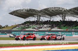 Jordi Gene (ESP) SEAT Leon Racer, Team Craft-Bamboo LUKOIL and Pepe Oriola (ESP) SEAT Leon Racer, Team Craft-Bamboo LUKOIL 29.03.2015. TCR International Series, Rd 1, Sepang, Malaysia, Sunday.