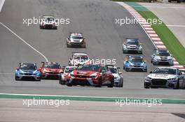 Race 1, Start of the race 10.05.2015. TCR International Series, Rd 4, Portimao, Portugal Sunday.