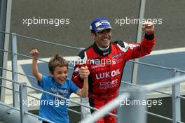 Race 2, 2nd position Jordi Gene (ESP) SEAT Leon, Team Craft-Bamboo LUKOIL with his son 24.03.2015. TCR International Series, Rd 5, Monza, Italy, Saturday.