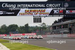 Race 1, Start of the race 23-25.10.2015. TCR International Series, Rd 10, Buriram, Thailand.