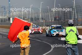 Race 2, Red Flag, Stefano Comini (SUI) SEAT Leon, Target Competition and Jordi Oriola (ESP) SEAT Leon, Target Competition 20-22.11.2015. TCR International Series, Rd 11, Macau, China.