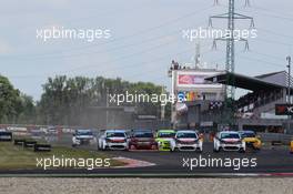 Race, Start of the race 21.06.2015. World Touring Car Championship, Rounds 11 and 12, Slovakia Ring, Bratislava, Slovakia.