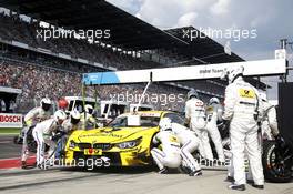 Pit stop Timo Glock (GER) BMW Team RMG, BMW M4 DTM. 05.06.2016, DTM Round 3, Lausitzring, Germany, Race 2, Sunday.