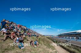 Spectators, dune, Robert Wickens (CAN) Mercedes-AMG Team HWA, Mercedes-AMG C63 DTM,  17.07.2016, DTM Round 5, Zandvoort, Netherland, Sunday.