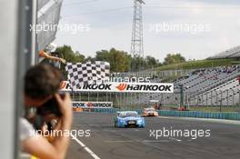 Checkered flag for Edoardo Mortara (ITA) Audi Sport Team Abt Sportsline, Audi RS 5 DTM. 24.09.2016, DTM Round 8, Hungaroring, Hungary, Saturday, Race 1.