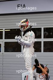 Race winner Lewis Hamilton (GBR) Mercedes AMG F1 W07 Hybrid celebrates in parc ferme. 03.07.2016. Formula 1 World Championship, Rd 9, Austrian Grand Prix, Spielberg, Austria, Race Day.