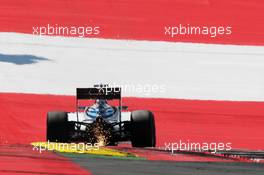 Felipe Massa (BRA) Williams FW38 sends sparks flying. 02.07.2016. Formula 1 World Championship, Rd 9, Austrian Grand Prix, Spielberg, Austria, Qualifying Day.