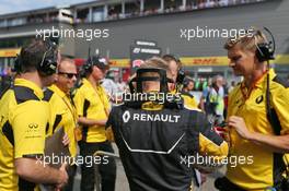 Kevin Magnussen (DEN) Renault Sport F1 Team on the grid. 28.08.2016. Formula 1 World Championship, Rd 13, Belgian Grand Prix, Spa Francorchamps, Belgium, Race Day.