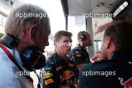 (L to R): Dr Helmut Marko (AUT) Red Bull Motorsport Consultant with Max Verstappen (NLD) Red Bull Racing and Christian Horner (GBR) Red Bull Racing Team Principal in the pits with the race stopped. 28.08.2016. Formula 1 World Championship, Rd 13, Belgian Grand Prix, Spa Francorchamps, Belgium, Race Day.