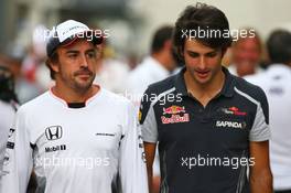 (L to R): Fernando Alonso (ESP) McLaren with Carlos Sainz Jr (ESP) Scuderia Toro Rosso. 11.11.2016. Formula 1 World Championship, Rd 20, Brazilian Grand Prix, Sao Paulo, Brazil, Practice Day.