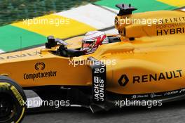 Kevin Magnussen (DEN) Renault Sport F1 Team RS16. 12.11.2016. Formula 1 World Championship, Rd 20, Brazilian Grand Prix, Sao Paulo, Brazil, Qualifying Day.