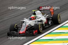 Esteban Gutierrez (MEX) Haas F1 Team VF-16. 12.11.2016. Formula 1 World Championship, Rd 20, Brazilian Grand Prix, Sao Paulo, Brazil, Qualifying Day.
